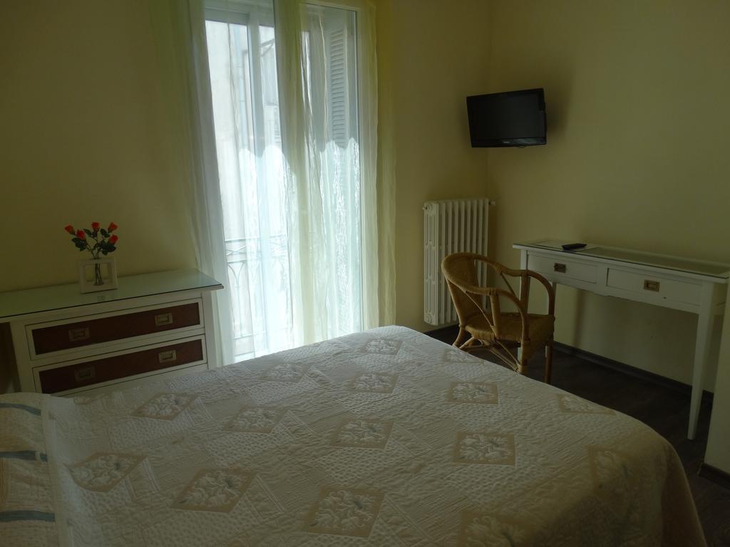 Hotel De France Béziers Kamer foto